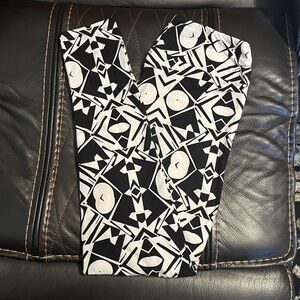 LulaRoe One Size leggings, black & off white geometric pattern, fits sizes 2-10
